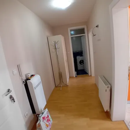 Apartment Lena Apartman *