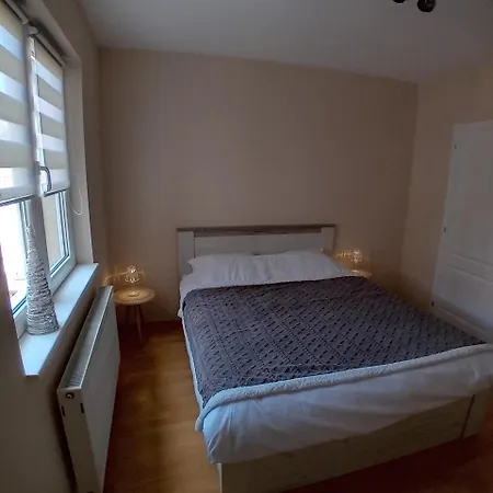 Apartment Lena Apartman *